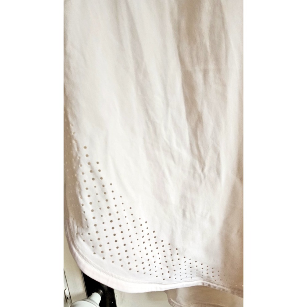 Lululemon woman off white short sleeve high side slits top sz 10 laser cut hem - Picture 3 of 6